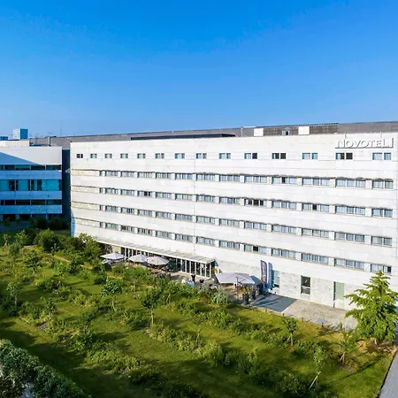 Novotel Centre Gare Hotell 4*