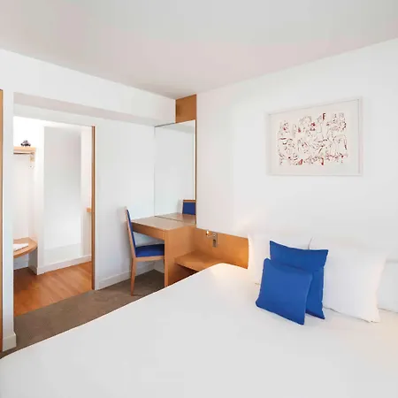 Отель Novotel Centre Gare 4*