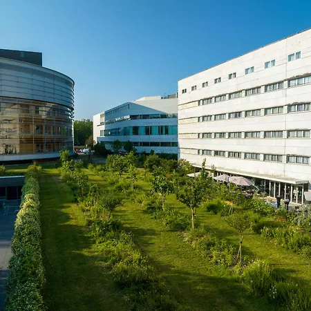 Novotel Centre Gare Отель 4*