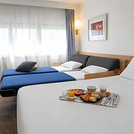 Novotel Centre Gare Hotel 4*