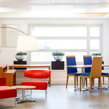 Novotel Centre Gare Hotel 4*