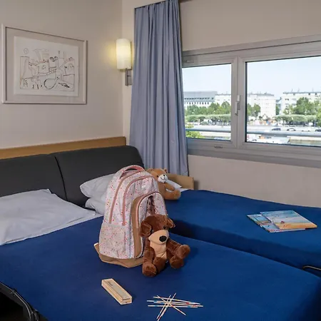 Novotel Centre Gare Hotel 4*
